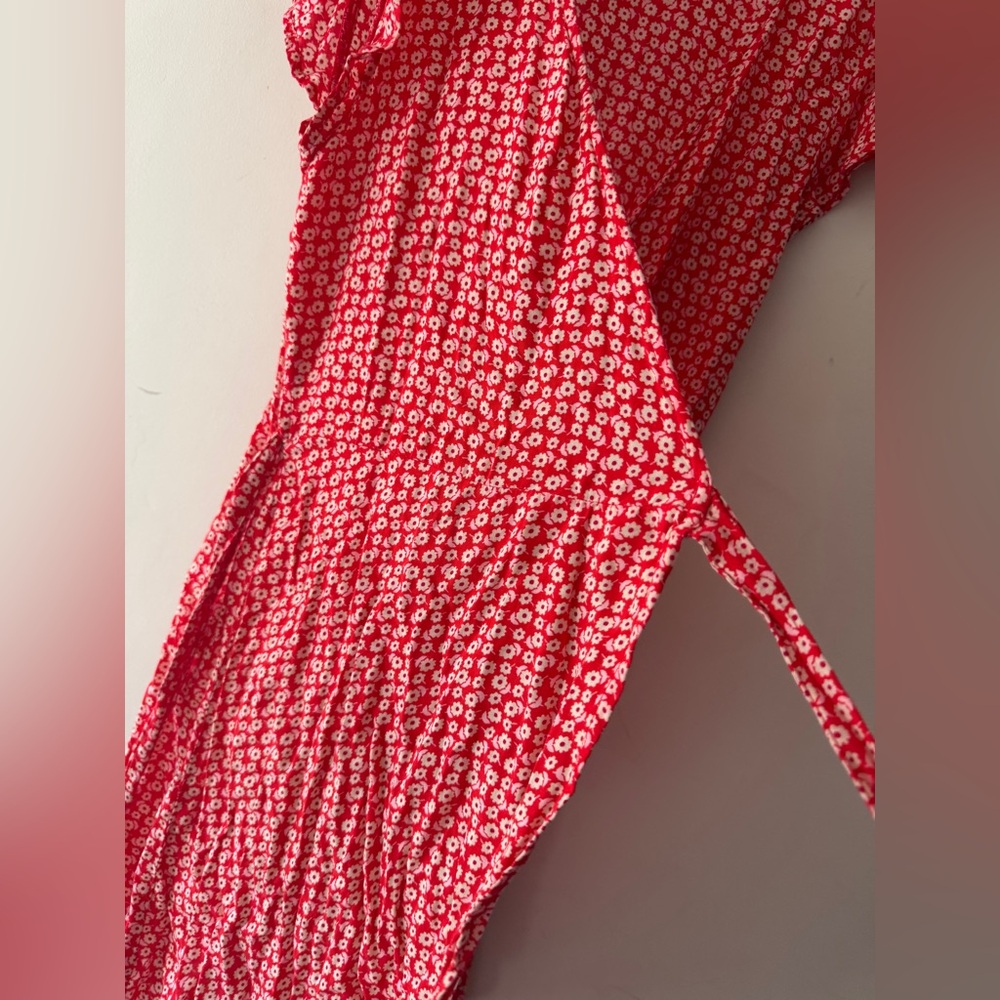 Aerie Red and White‎ Ditsy Floral Wrap Mini Dress - Picture 7 of 11